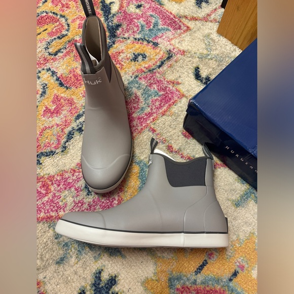 NWB HUK Roque Wave Boots - Picture 6 of 9